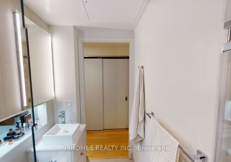 215-queen-street-w-toronto-toronto-ontario-c13614350
