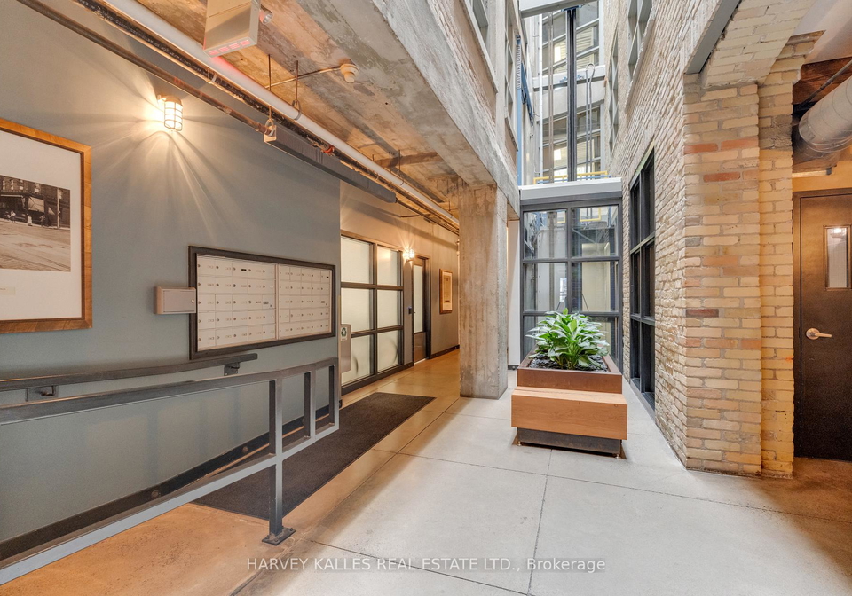 383-adelaide-street-e-toronto-toronto-ontario-c13614442