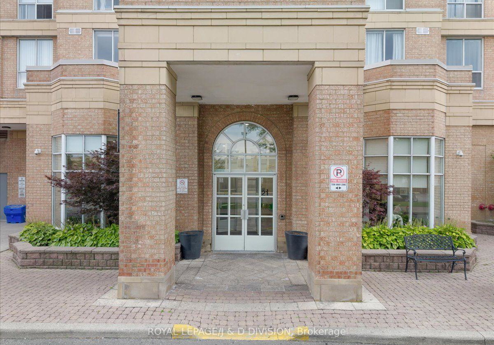 21-overlea-boulevard-toronto-east-york-ontario-c13614488