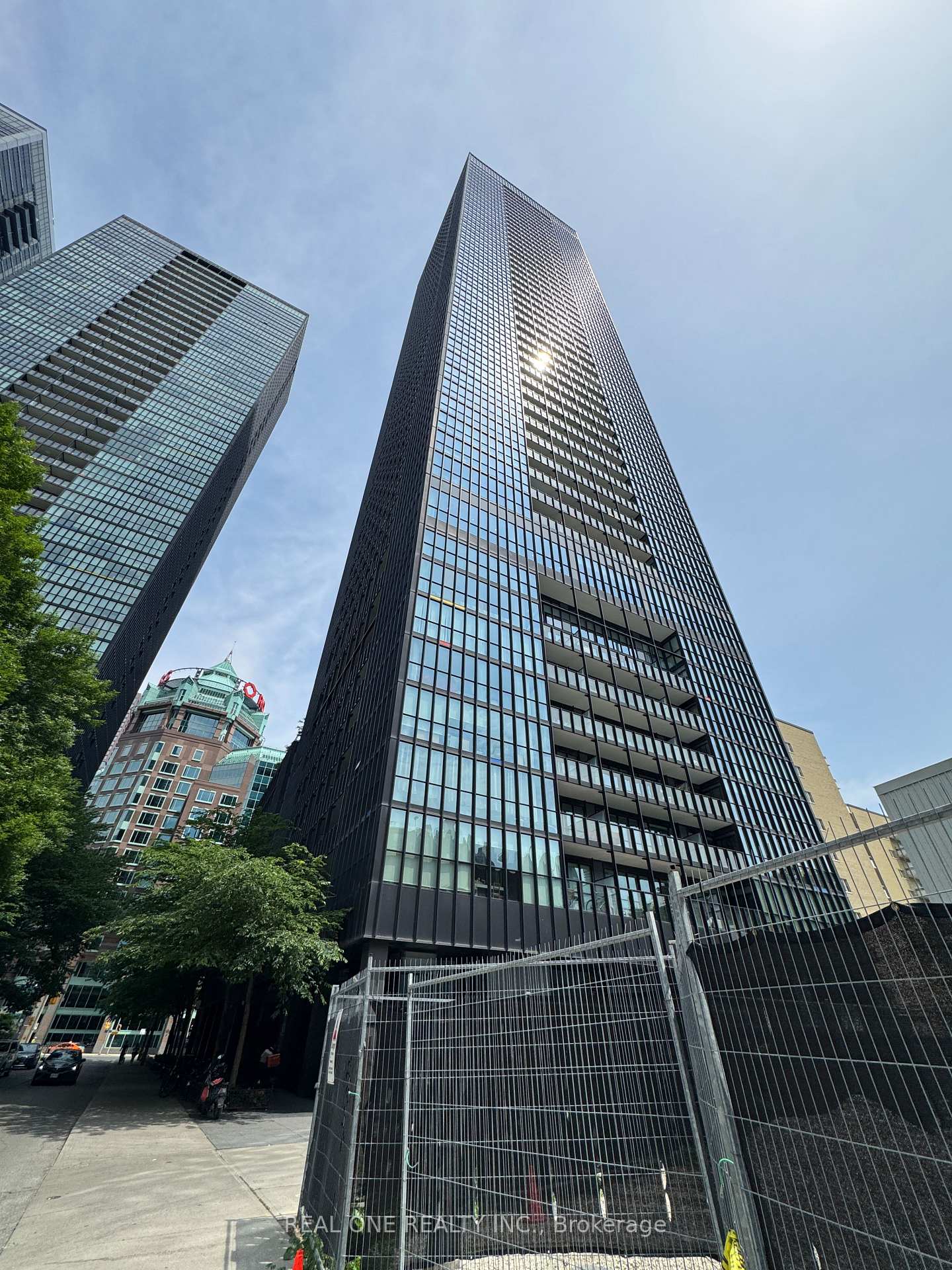 101-charles-street-e-toronto-toronto-ontario-c13614668