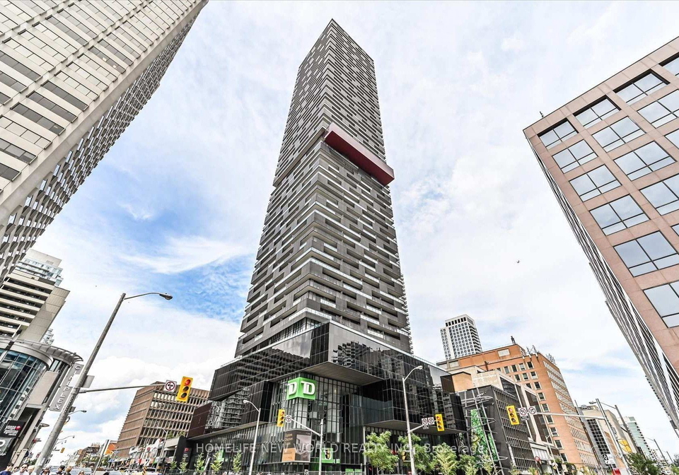 8-eglinton-avenue-e-toronto-toronto-ontario-c13614932