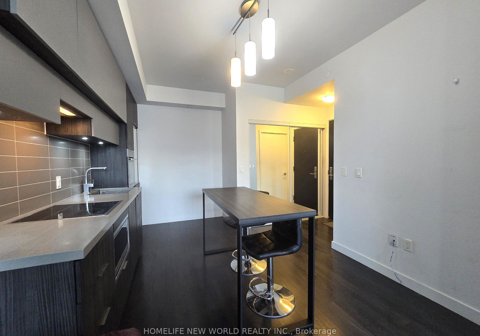 8-eglinton-avenue-e-toronto-toronto-ontario-c13614932
