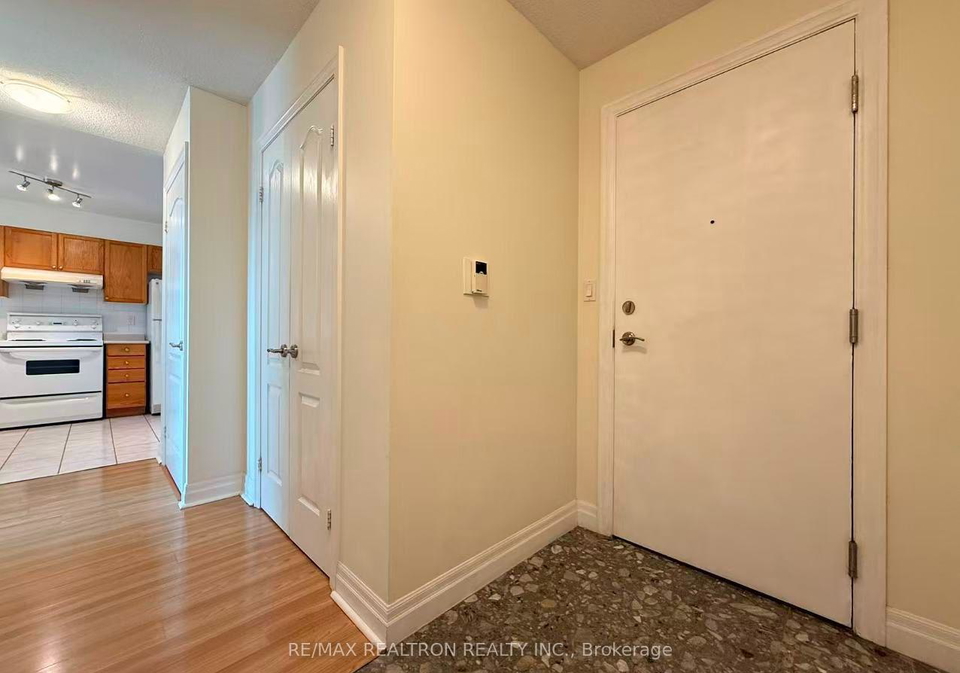 188-doris-avenue-toronto-north-york-ontario-c13615254