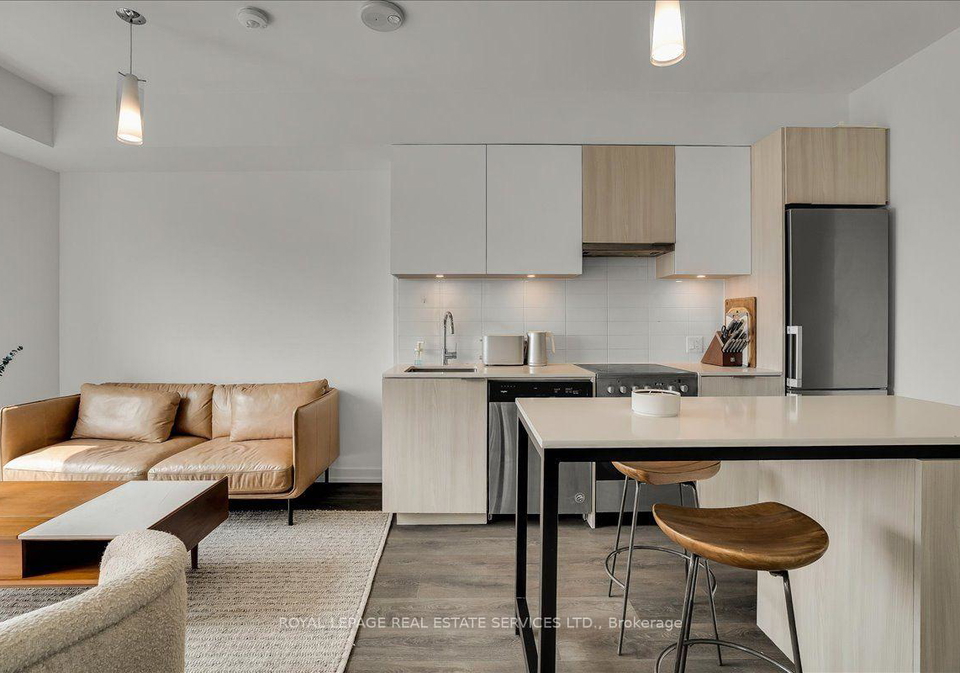 203-college-street-toronto-toronto-ontario-c13615438
