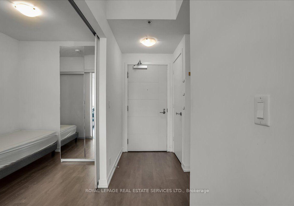 203-college-street-toronto-toronto-ontario-c13615438