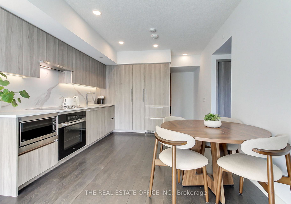 1-concord-cityplace-way-toronto-toronto-ontario-c13615480