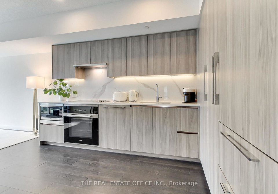 1-concord-cityplace-way-toronto-toronto-ontario-c13615480