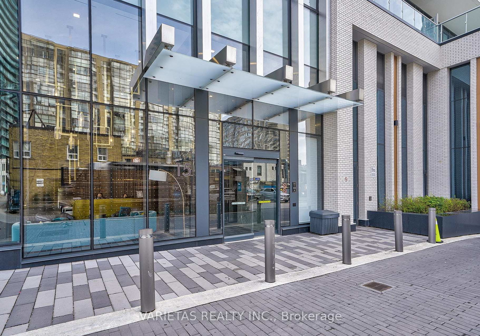 15-holmes-avenue-toronto-north-york-ontario-c13615606