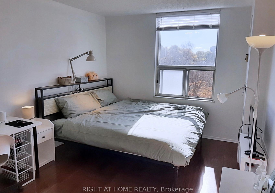 20-edgecliff-golfway-toronto-east-york-ontario-c13615960