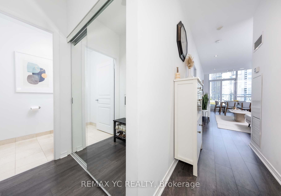 352-front-street-w-toronto-toronto-ontario-c13616024