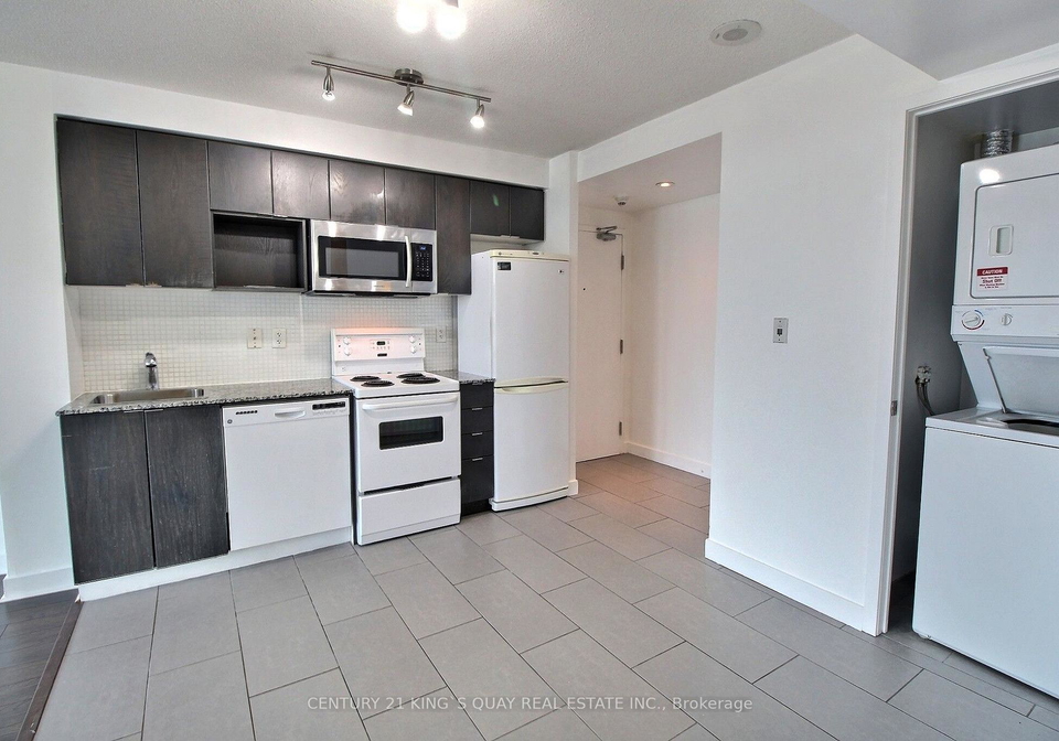 15-fort-york-boulevard-toronto-toronto-ontario-c13616258