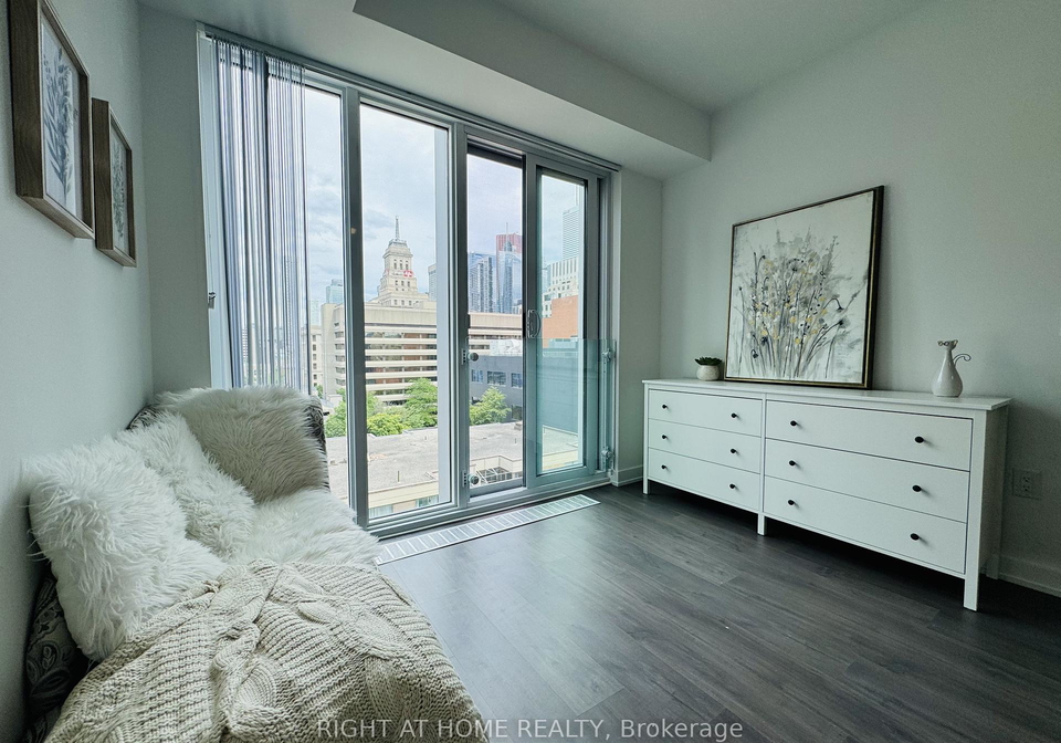 50-mccaul-street-toronto-toronto-ontario-c13616584