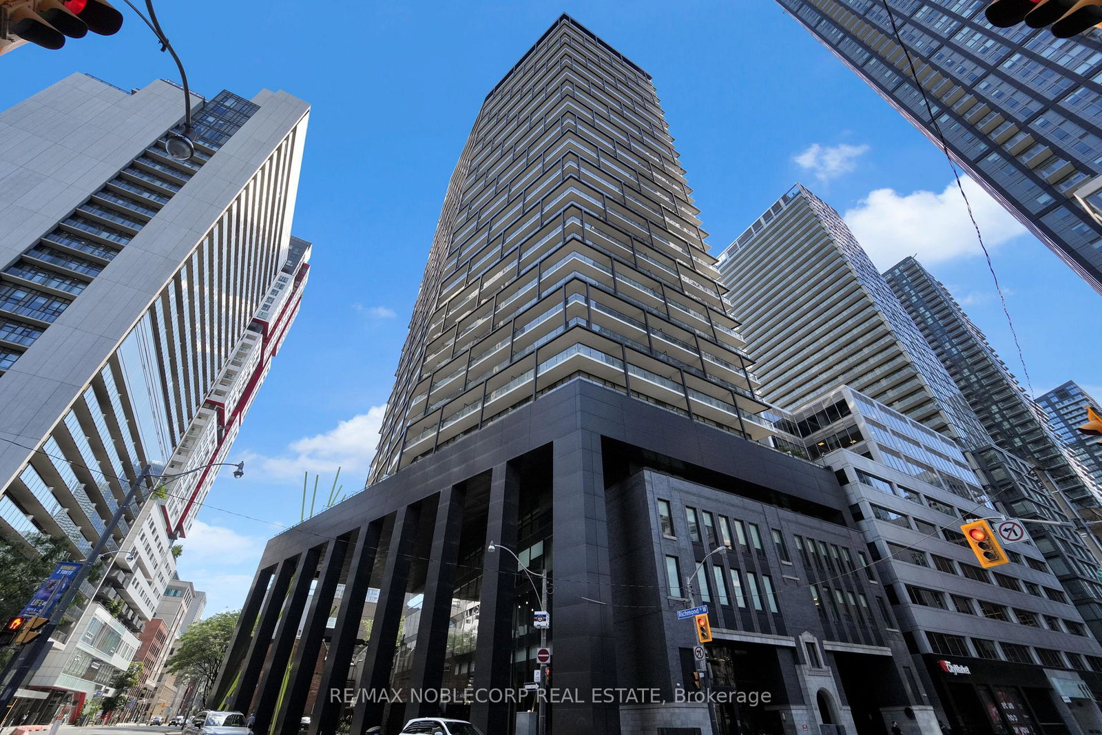 125-peter-street-toronto-toronto-ontario-c13616918