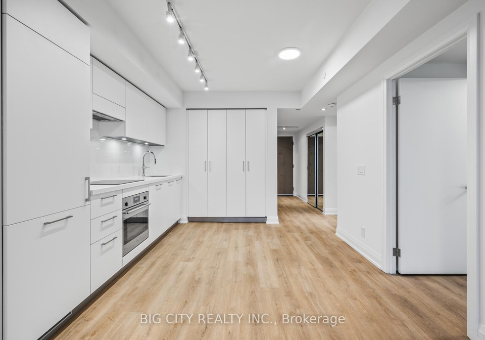 36-brentcliffe-road-toronto-east-york-ontario-c13617306