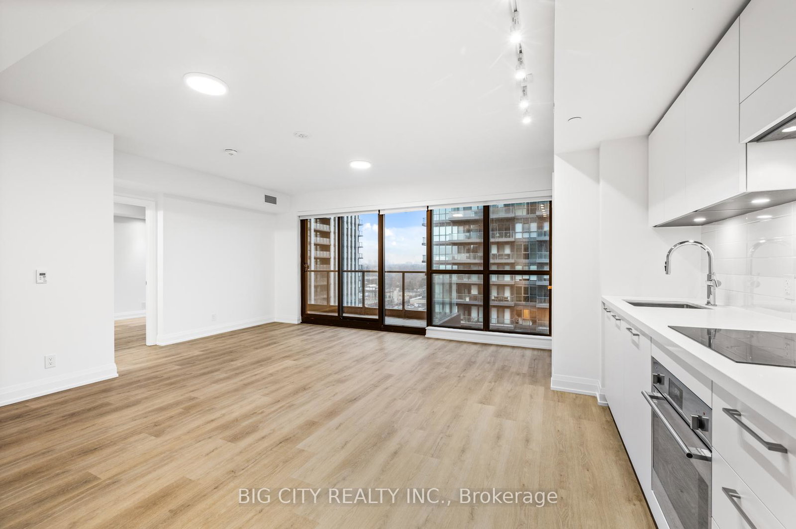 36-brentcliffe-road-toronto-east-york-ontario-c13617316