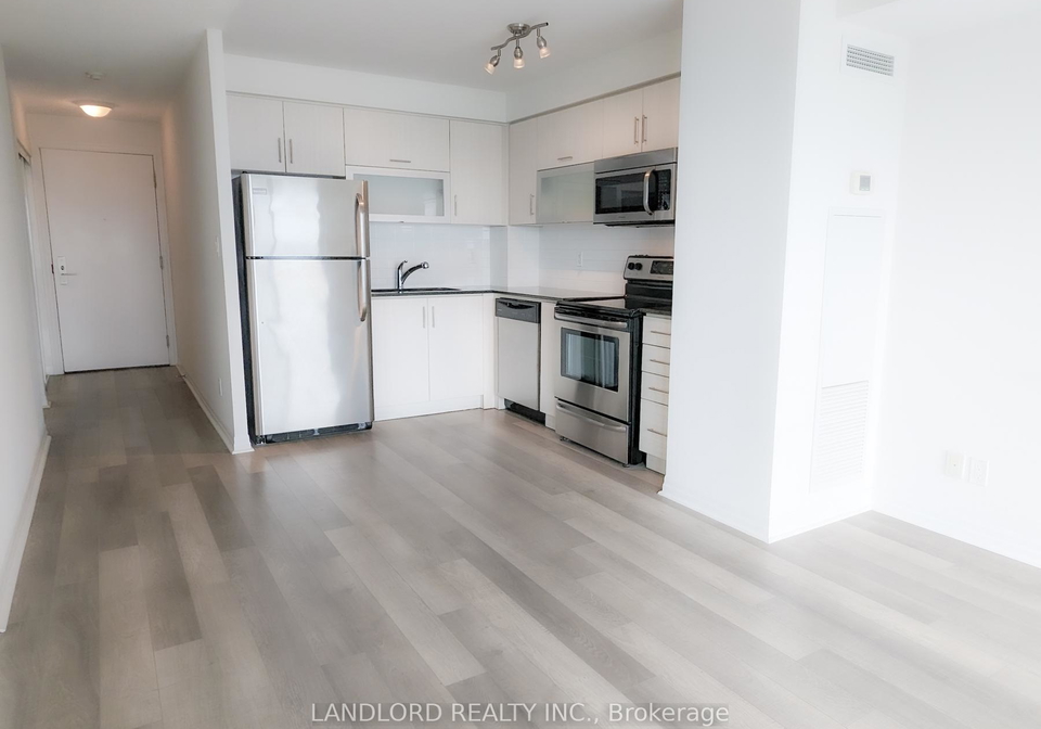 2015-sheppard-avenue-e-toronto-north-york-ontario-c13617342