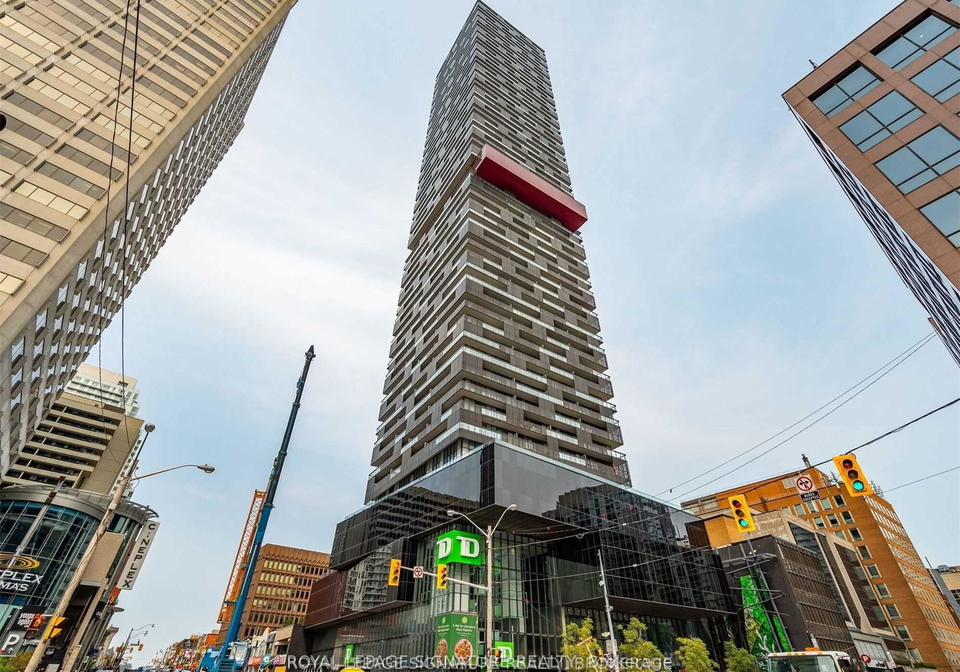 8-eglinton-avenue-e-toronto-toronto-ontario-c13617480