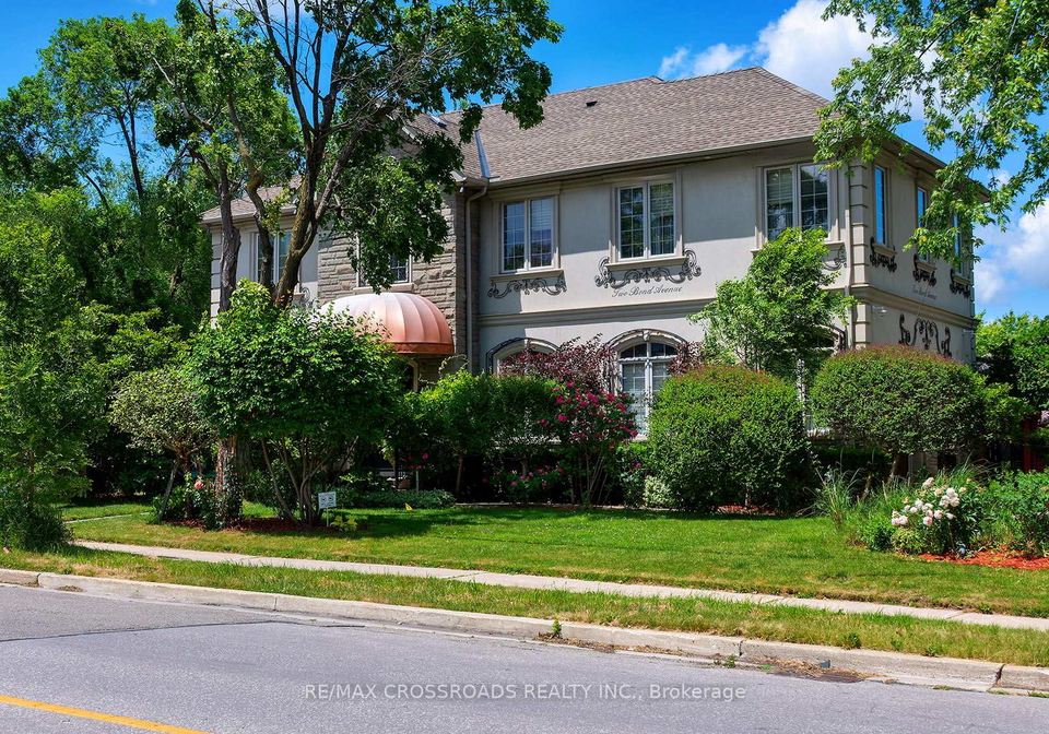 2-bond-avenue-toronto-north-york-ontario-c13617540