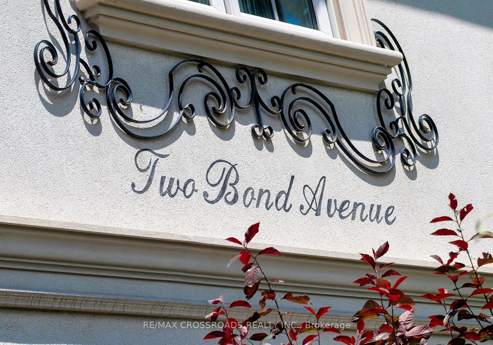 2-bond-avenue-toronto-north-york-ontario-c13617540