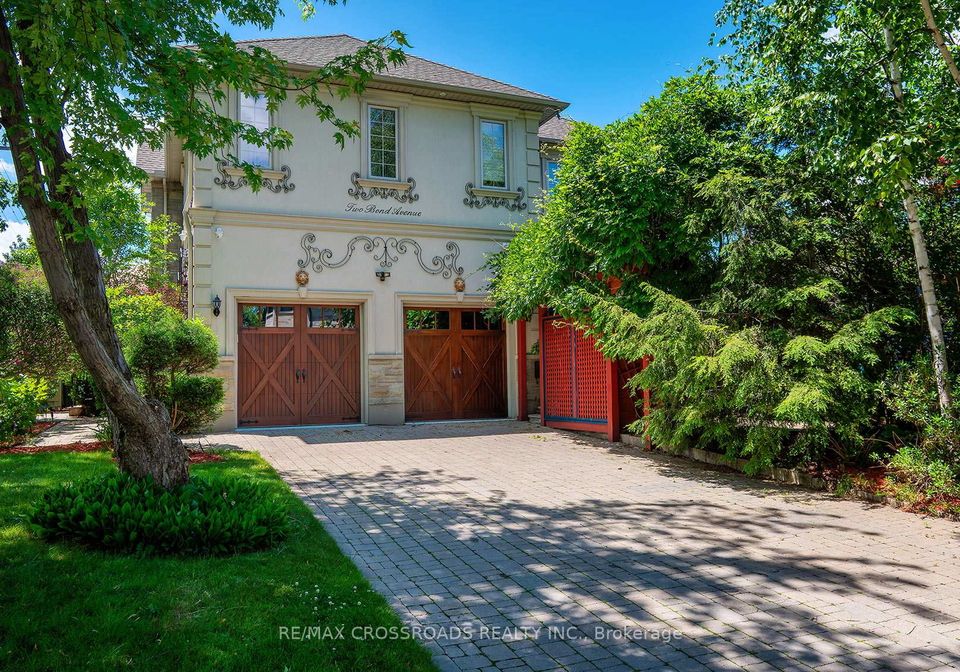 2-bond-avenue-toronto-north-york-ontario-c13617540