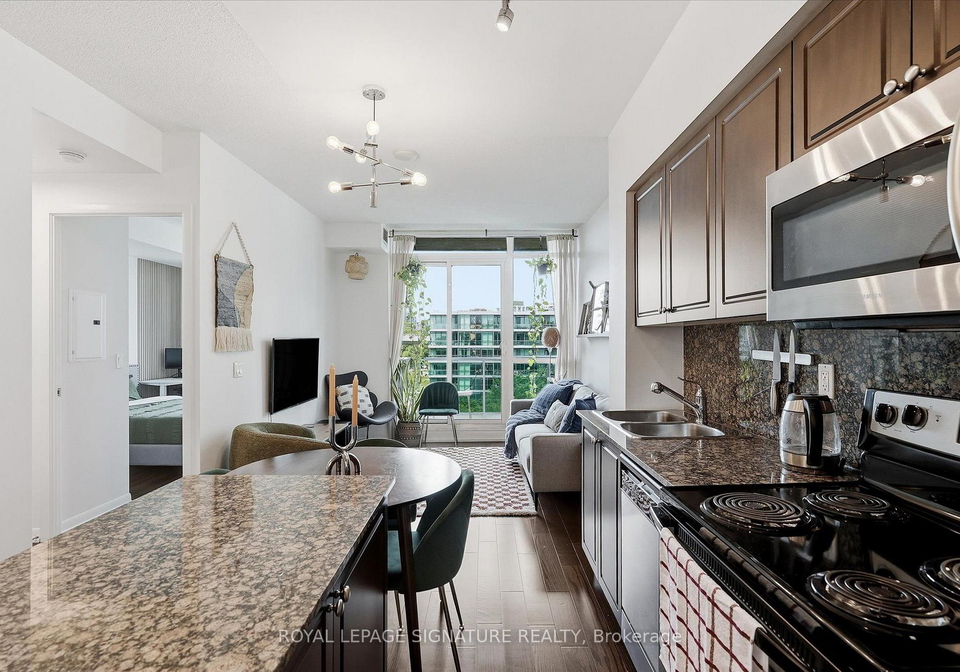 215-fort-york-boulevard-toronto-toronto-ontario-c13617544