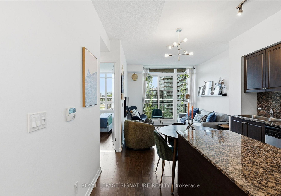 215-fort-york-boulevard-toronto-toronto-ontario-c13617544