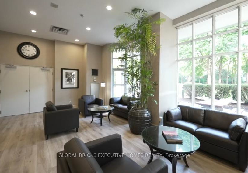21-overlea-boulevard-toronto-east-york-ontario-c13617894