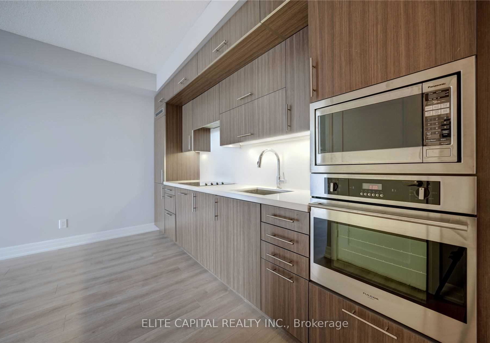 5-sheppard-avenue-e-toronto-north-york-ontario-c13619632