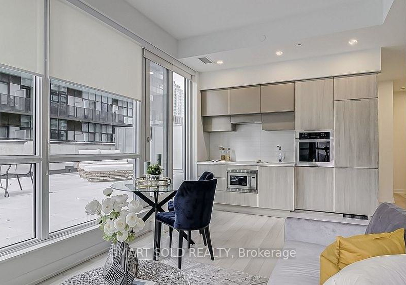 39-roehampton-avenue-toronto-toronto-ontario-c13620428