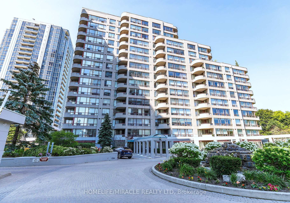 5785-yonge-street-toronto-north-york-ontario-c13620738