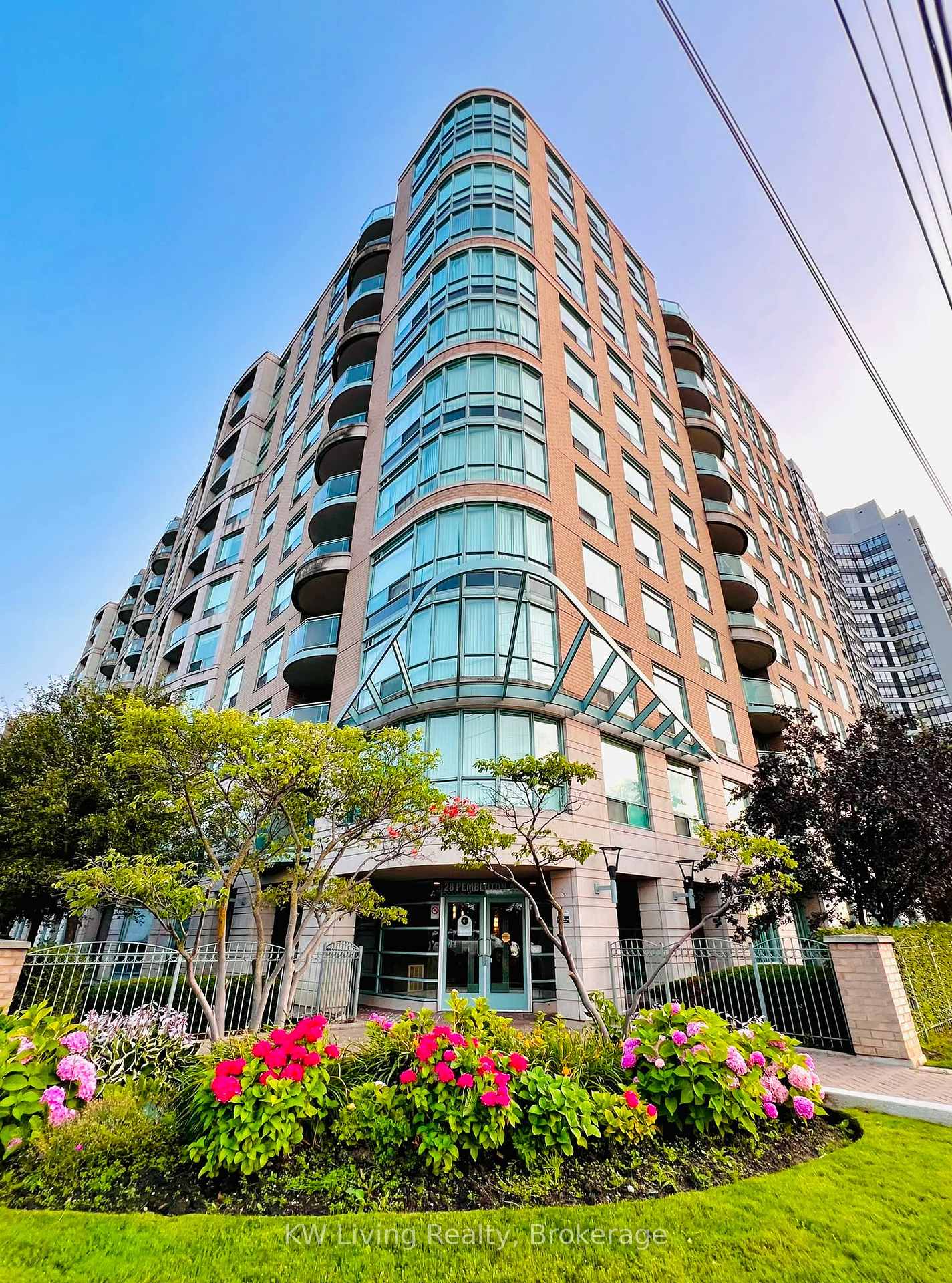 28-pemberton-avenue-toronto-north-york-ontario-c13621000