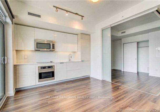 210-simcoe-street-toronto-toronto-ontario-c13621164