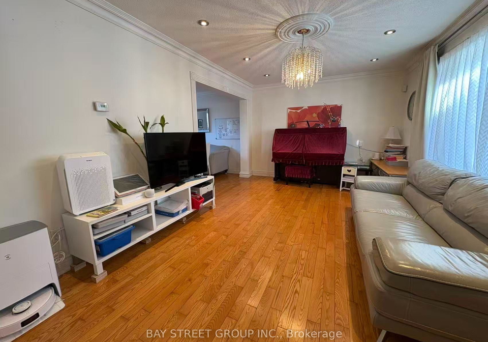 210-shaughnessy-boulevard-toronto-north-york-ontario-c13622066