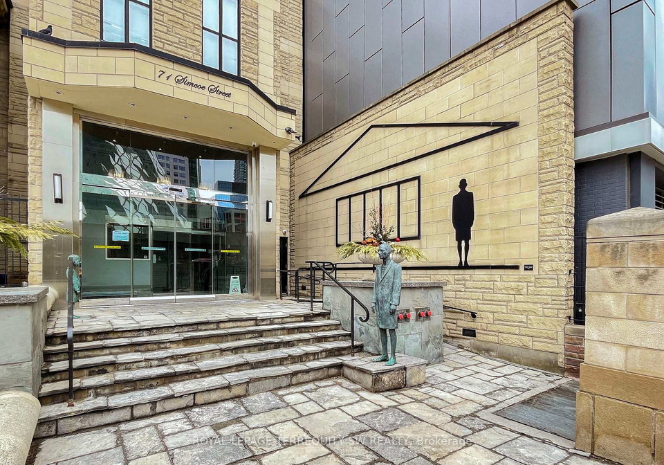 71-simcoe-street-toronto-toronto-ontario-c13622534