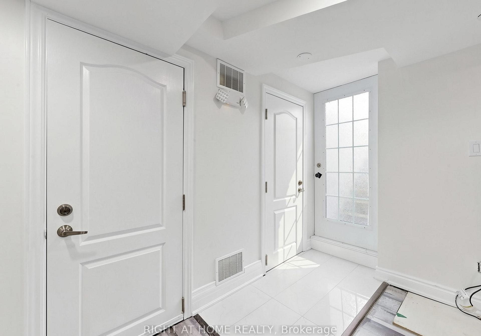 148-sexton-crescent-toronto-north-york-ontario-c13622590