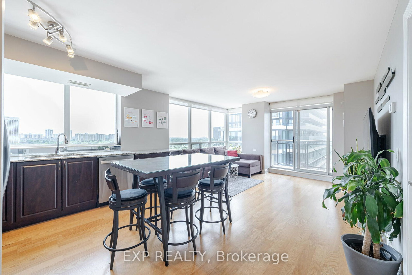 leslie-street-toronto-north-york-ontario-c13622640