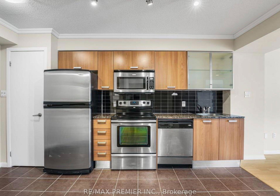 37-grosvenor-street-toronto-toronto-ontario-c13622972
