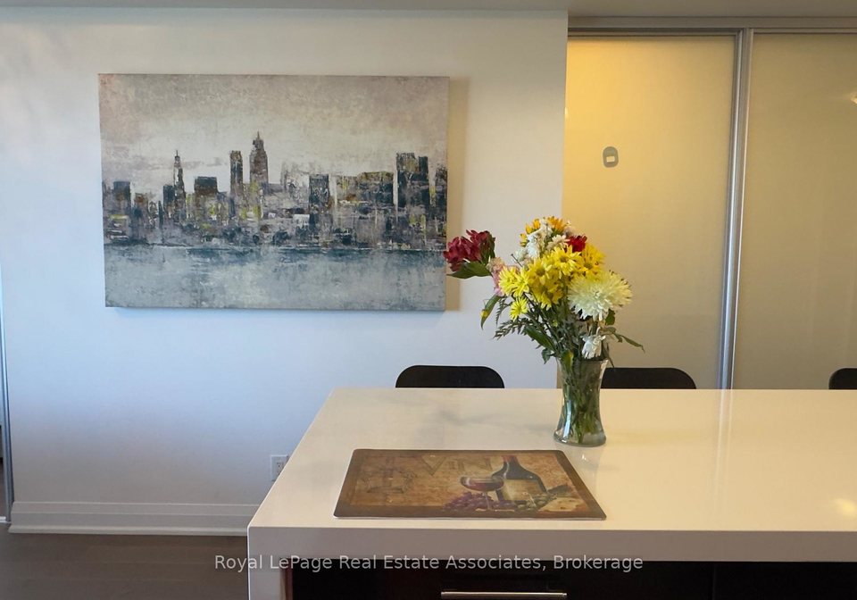 1080-bay-street-toronto-toronto-ontario-c13623302