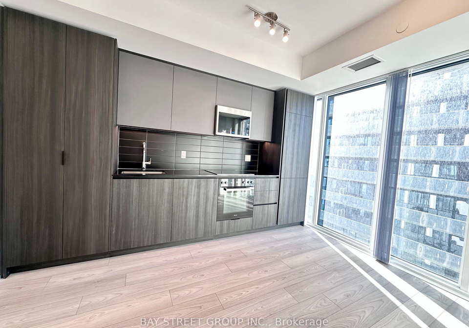 400-king-street-w-toronto-toronto-ontario-c13623402