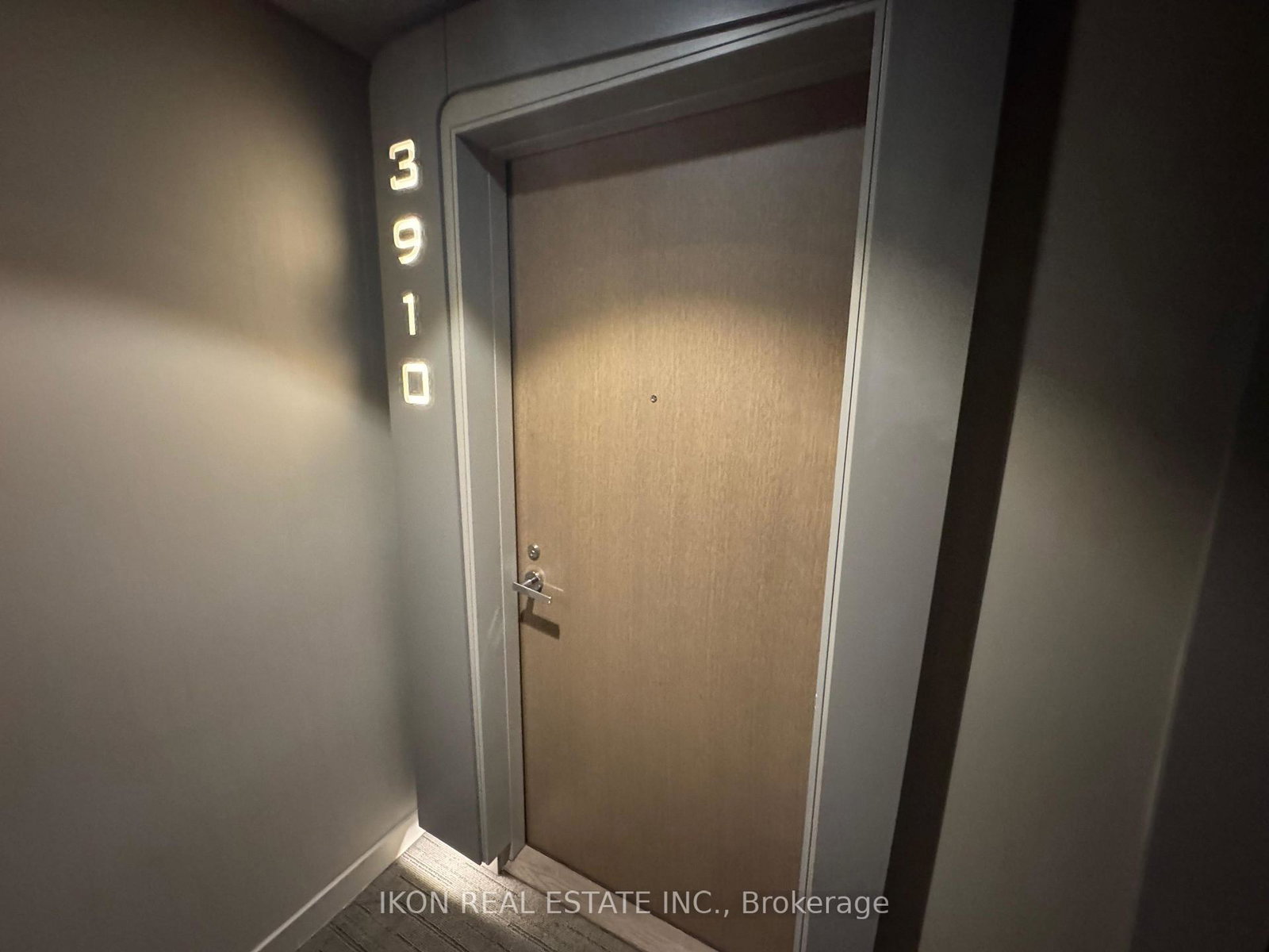 1-bloor-street-e-toronto-toronto-ontario-c13623600