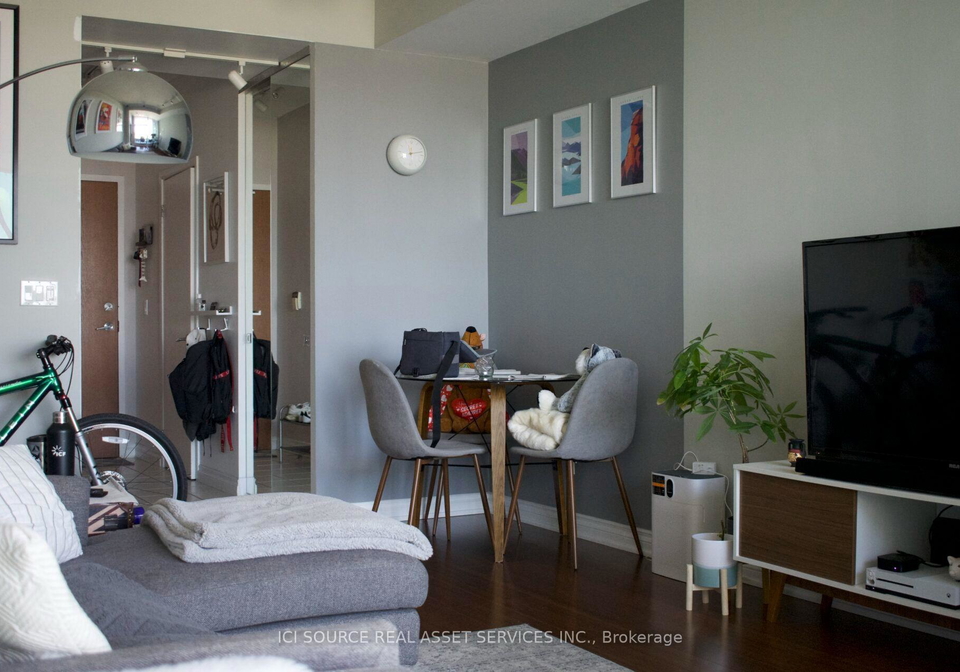 219-fort-york-boulevard-toronto-toronto-ontario-c13623884