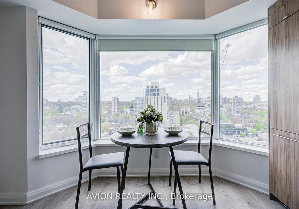 155-yorkville-avenue-toronto-toronto-ontario-c13624408