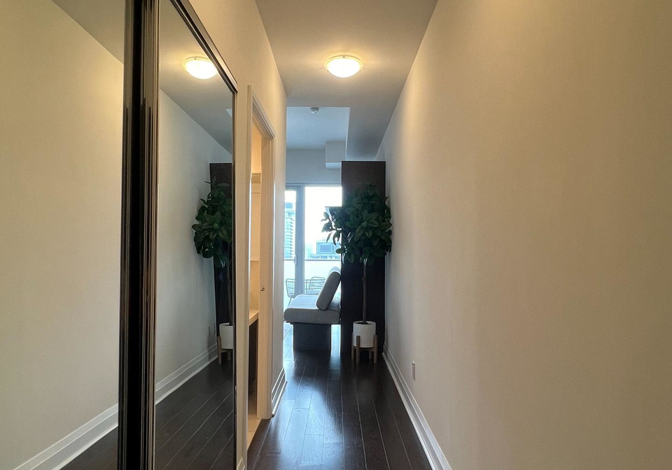 65-st-mary-street-toronto-toronto-ontario-c13624622