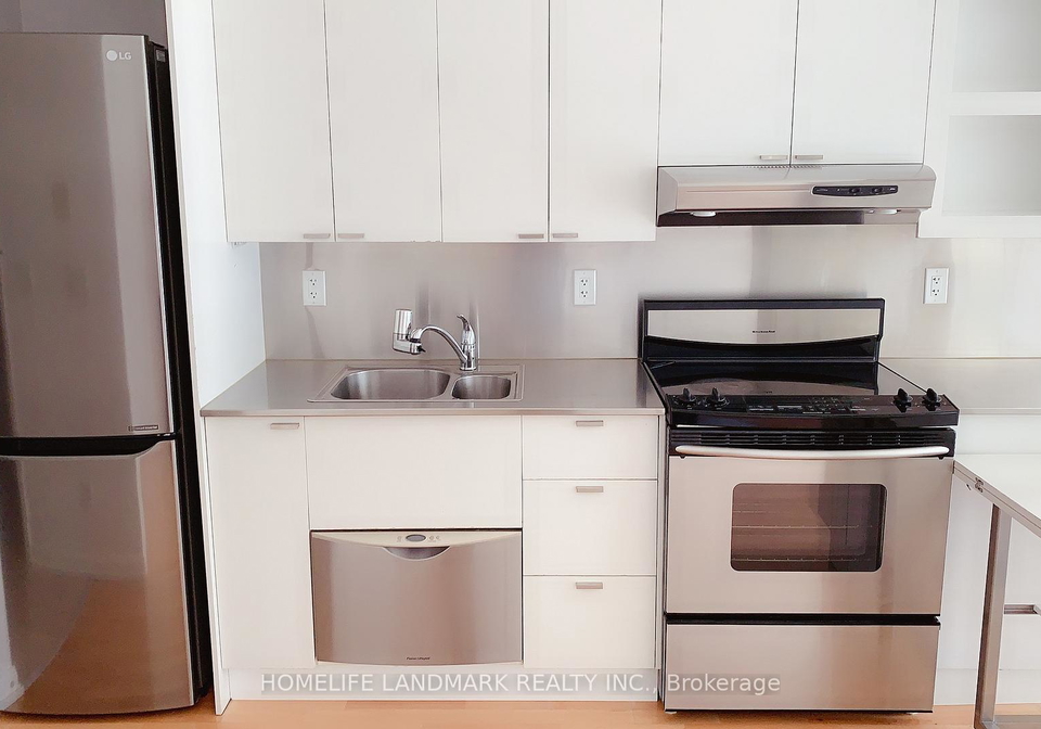 111-elizabeth-street-toronto-toronto-ontario-c13624830
