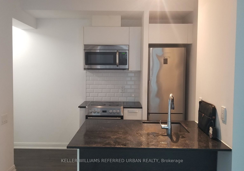 42-charles-street-e-toronto-toronto-ontario-c13625316