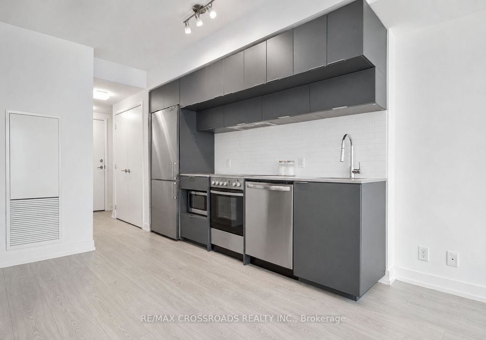 181-dundas-street-e-toronto-toronto-ontario-c13625526