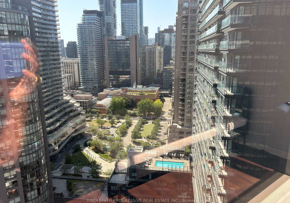 1001-bay-street-e-toronto-toronto-ontario-c13625582