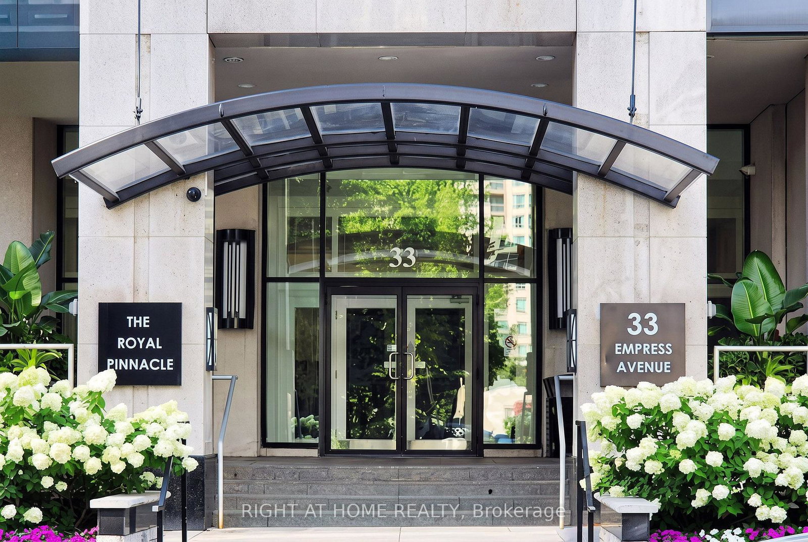 33-empress-avenue-toronto-north-york-ontario-c13625588