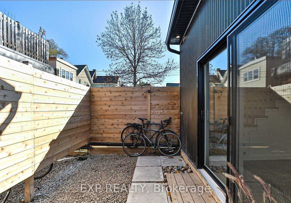 452-montrose-avenue-toronto-toronto-ontario-c13625890