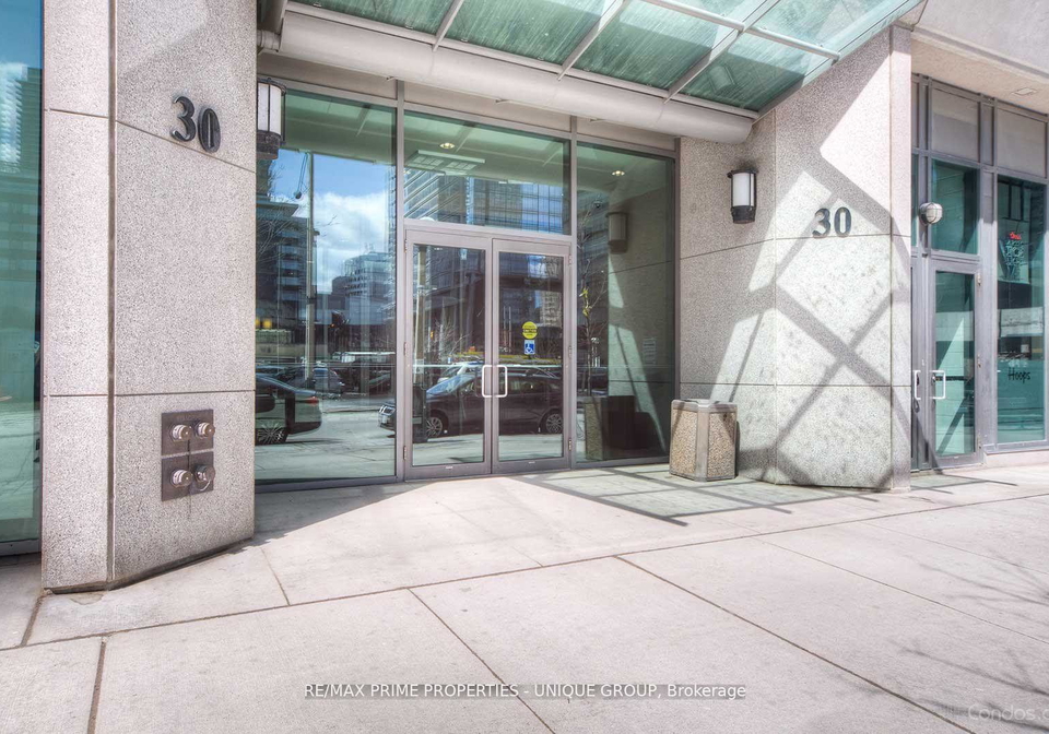 30-grand-trunk-crescent-toronto-toronto-ontario-c13626444